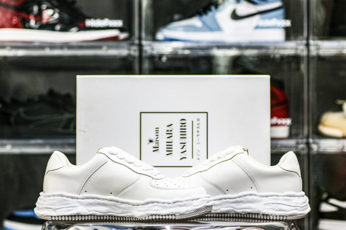 MaisOn Margiel@ Yasuhir0 perforated-detail low-top sneakers