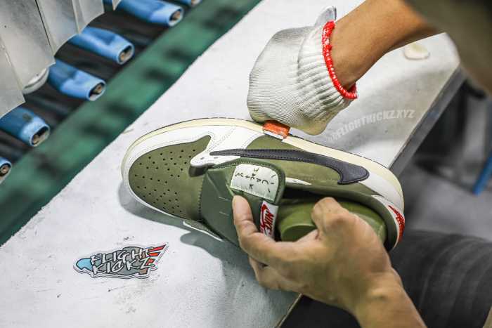 US Warehouse:Travis Scott x Air Jordan 1 ' Medium Olive' （A1）