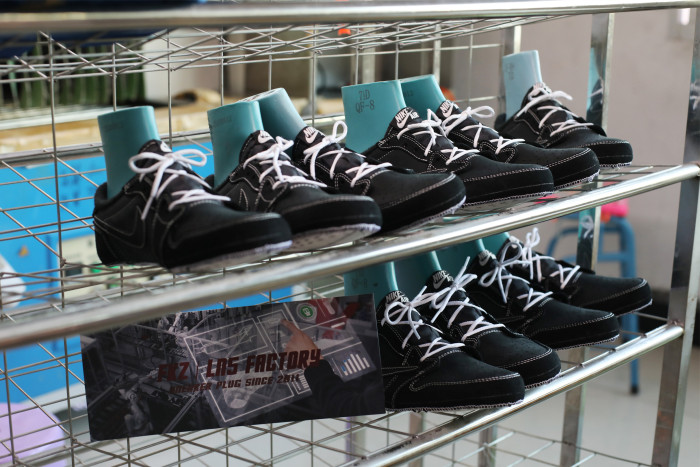 US Warehouse:Travis Scott x Nike Air Jordan 1 Low OG “Black/Phantom”（A1）