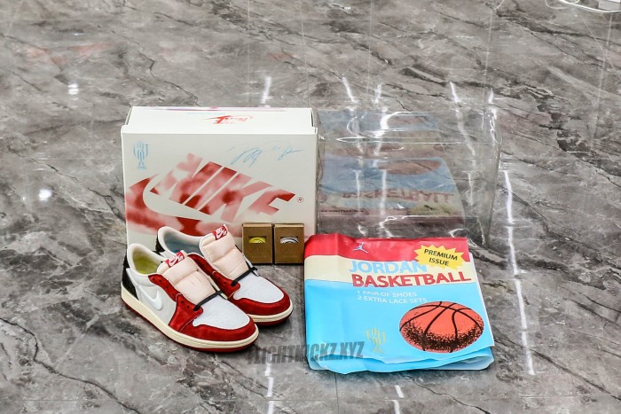 Trophy Room X Jordan 1 Retro Low OG SP 'Home' 2024（A1）