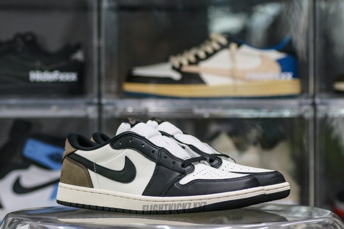 Air Jordan 1 Retro Low OG 'Mocha'