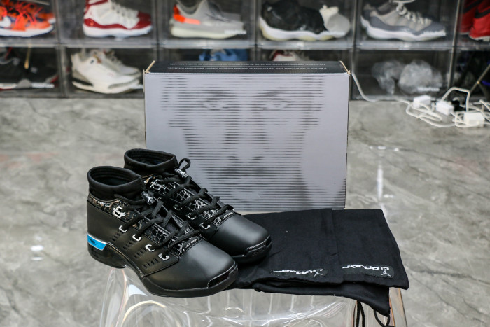 Jordan 17 OG Low Black Chrome (Regular box)
