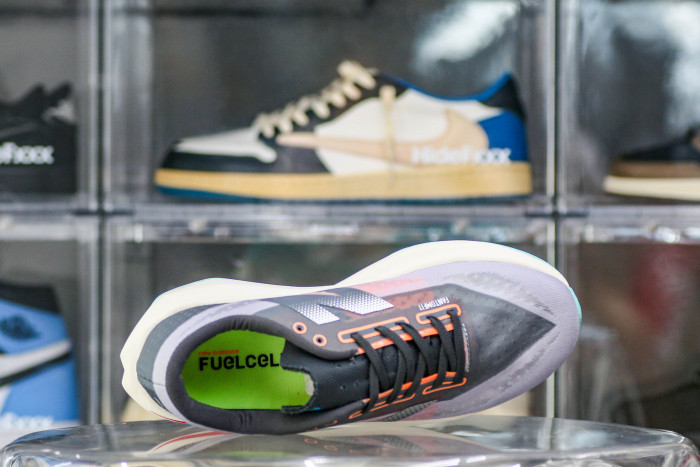 New Balance FuelCell Rebel v4 Grey / Pink / White