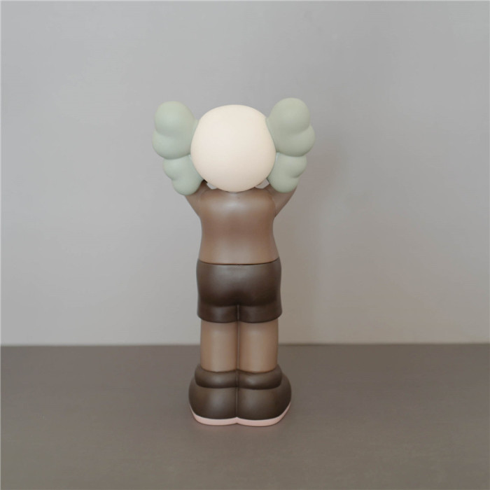 KAWS UK Holiday & KAWS Passing through 25cm
