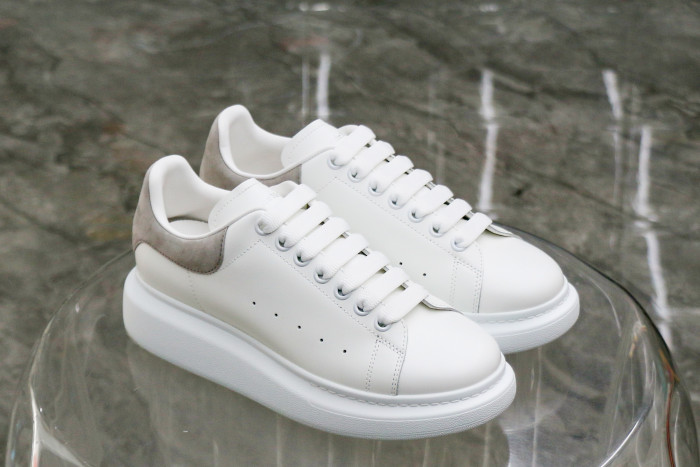 Alexande* McQuee* Oversized Sneaker White Grey Suede