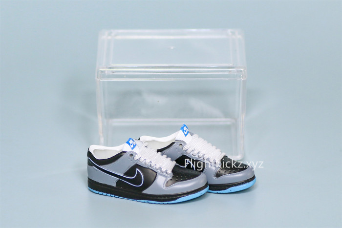 Mini Sneaker Premier x Nike SB Dunk Low Premium 'Petoskey' 3D keychain