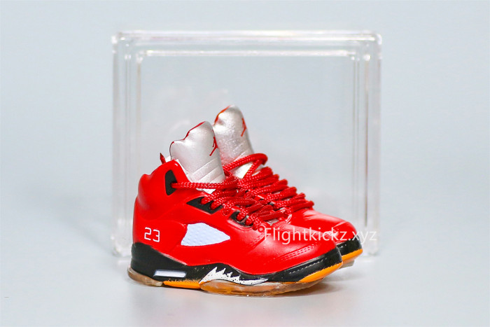 Mini Sneaker Air Jordan 5 Bull Yellowing Sole 3D keychain