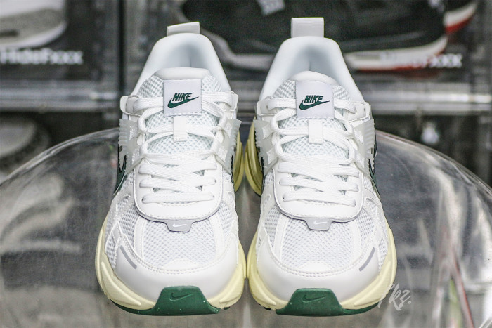 Nike V2K Run Fir