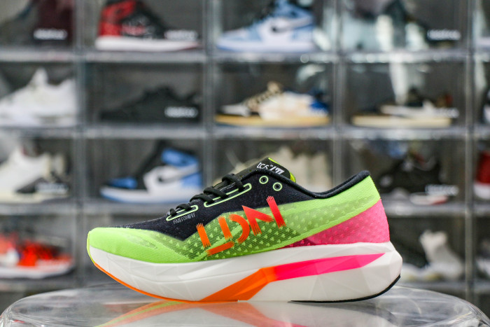New Balance TCS London Marathon FuelCell SuperComp Elitev4 'Green' MRC