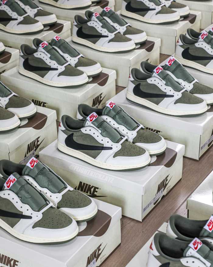 Travis Scott x Air Jordan 1 ' Medium Olive' GS（A1）