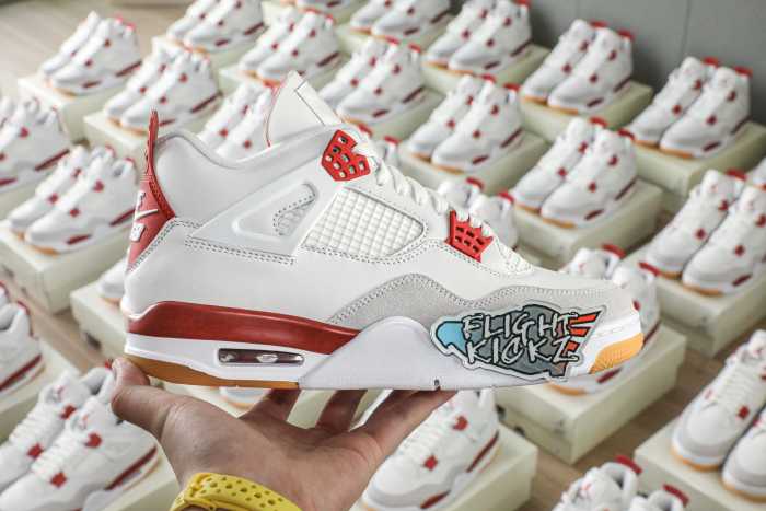 Nike SB x Air Jordan 4  Varsity Red  is a Family & Friends （A1）