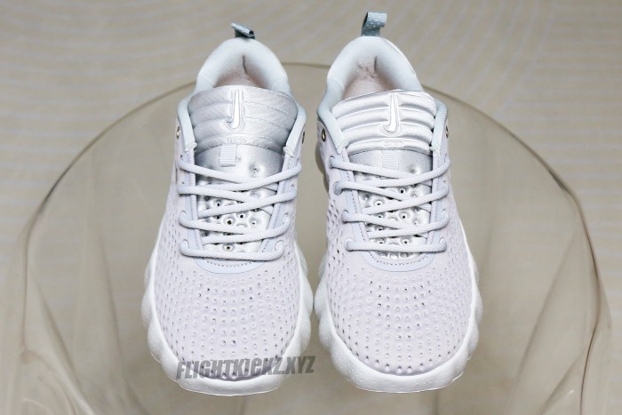 Nike Mind 002 Light Smoke Grey
