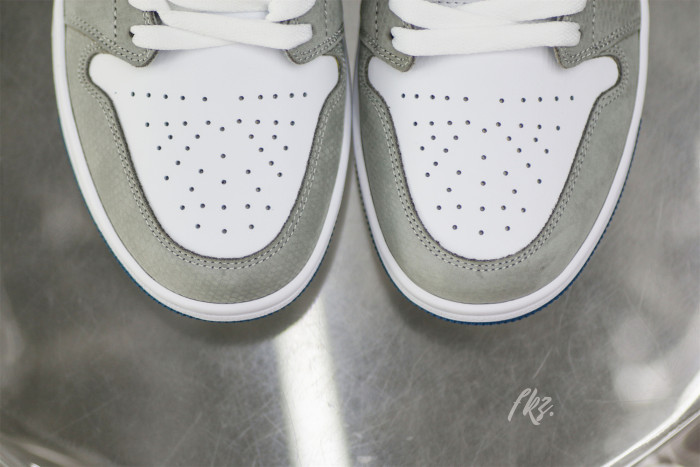 Air Jordan 1 Low SE True Blue