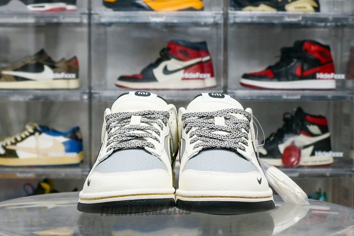 Nike SB Dunk Low x Xiaomi Su7
