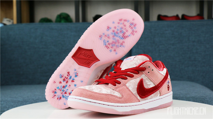 Nike SB Dunk Low StangeLove（A1）(Flash Sale Size4)