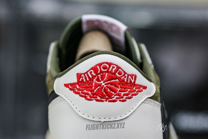 Travis Scott x Air Jordan 1 ' Medium Olive' GS（A1）