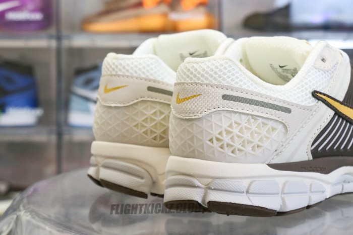 Nike Zoom Vomero 5 Light Bone Ironstone 2024