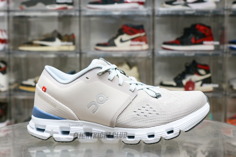 On Running Cloud X 4 Silver Chambray
