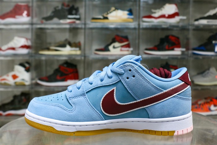 Nike Dunk Low Premium SB Philadelphia Phillies