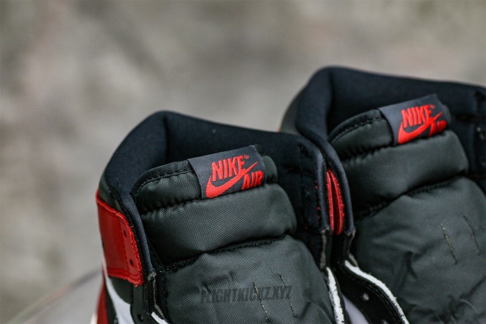 Air Jordan 1  Retro High OG Black Toe Reimagined（A1）