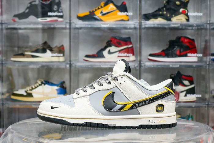 Nike SB Dunk Low x Xiaomi Su7