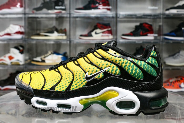 Nike Air Max Plus Varsity Maize Pine Green