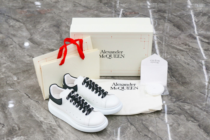 Alexande* McQuee* Oversized White Black Laces 3M