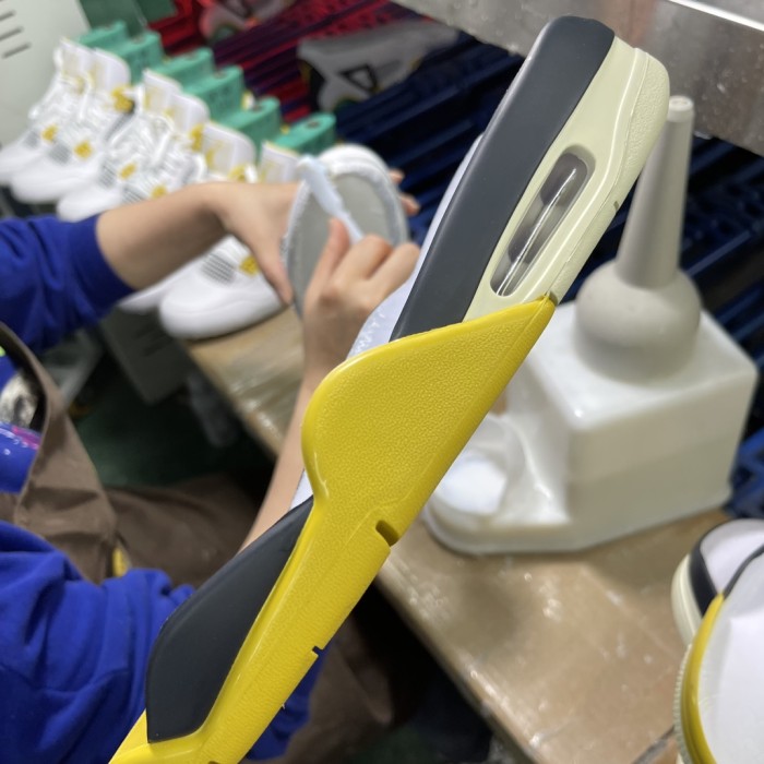 Air Jordan 4 “Vivid Sulfur” 2024（A1）