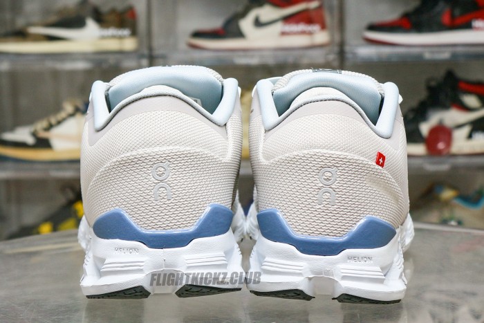On Running Cloud X 4 Silver Chambray