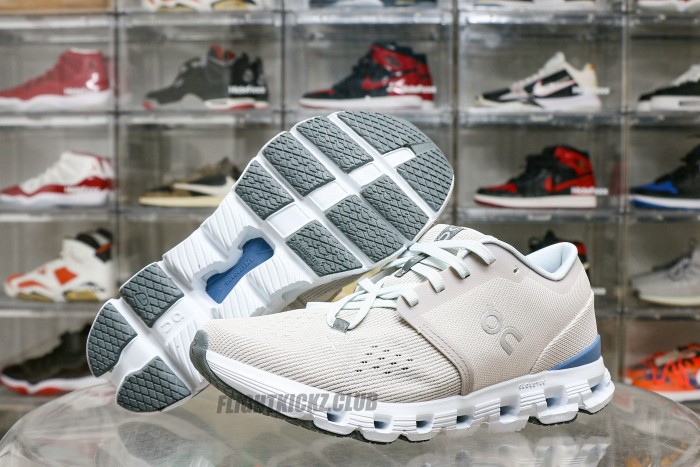 On Running Cloud X 4 Silver Chambray