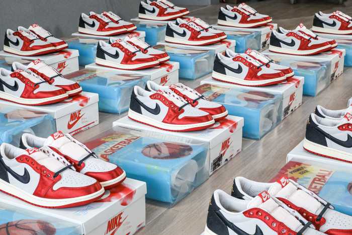 Trophy Room X Air Jordan 1 Retro Low OG SP Away 2024（A1）