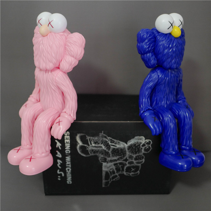 Kaws BFF Seated Fan Art Toy 25cm