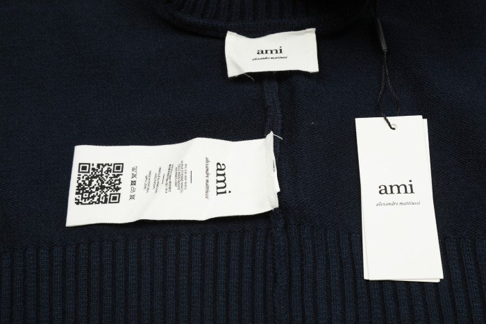 Am1 2024SS classic black jacquard big heart turtleneck sweater