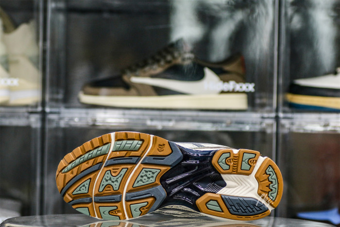 Gel Kayano 14 Vanilla Tarmac 2022