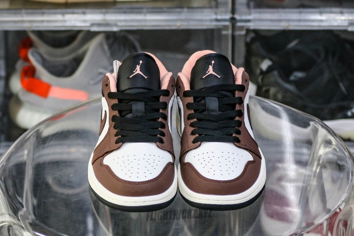 Jordan 1 Low Mocha