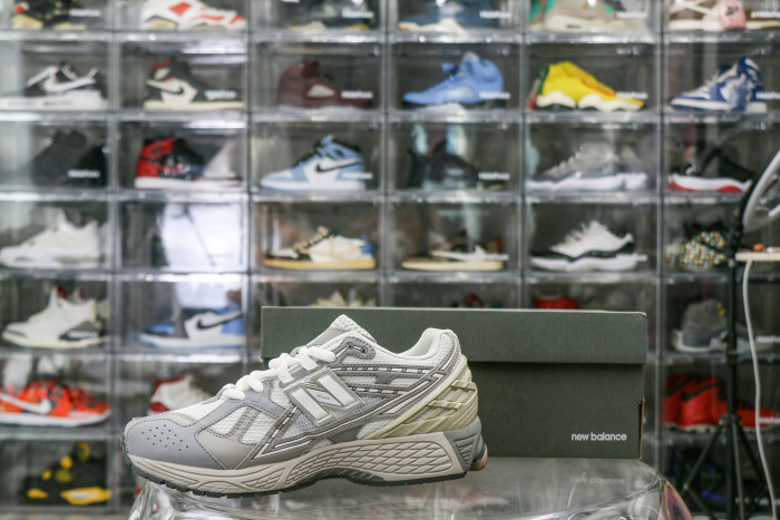New Balance 1906N Team Away Grey