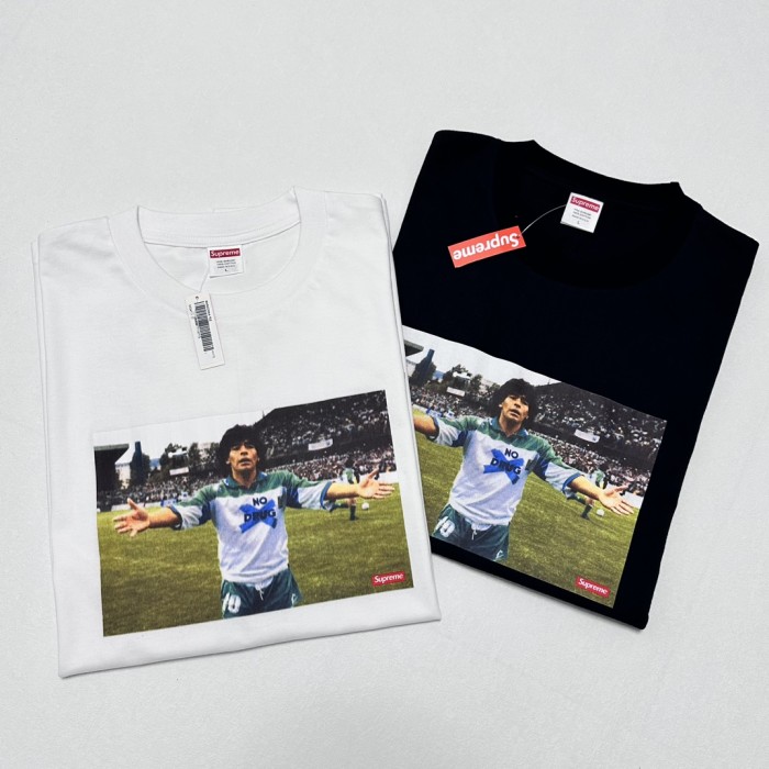 Suprem3 24SS Maradona Tee(2 Colors)