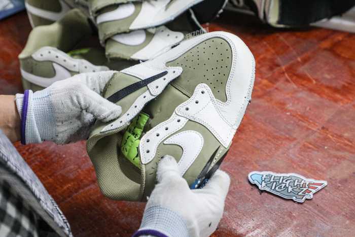 Travis Scott x Air Jordan 1 Low Golf Neutral Olive GS（A1）