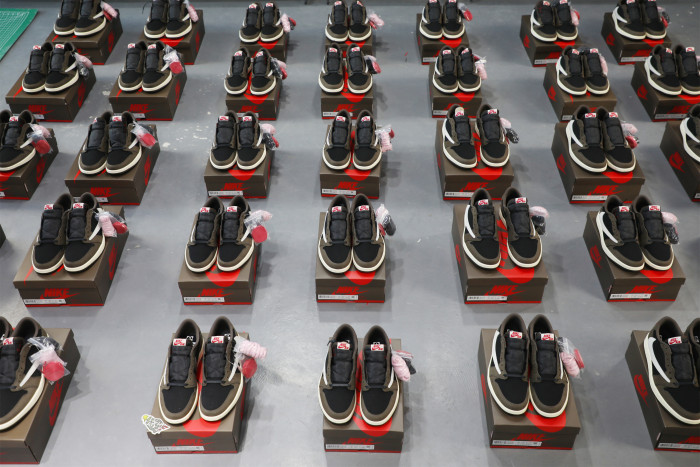 US Warehouse:Travis Scott X Air Jordan 1 Low 'Cactus Jack'（A1）