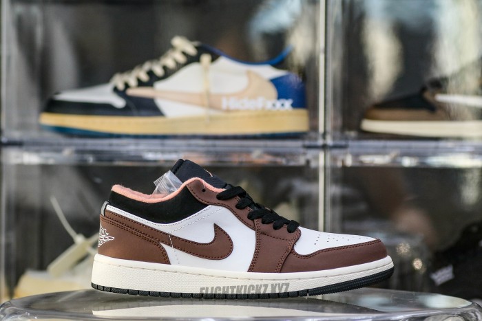 Jordan 1 Low Mocha
