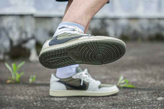 US Warehouse:Travis Scott x Air Jordan 1 ' Medium Olive' （A1）
