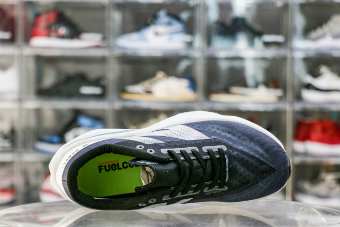 New Balance FuelCell Rebel v4 Graphite Black