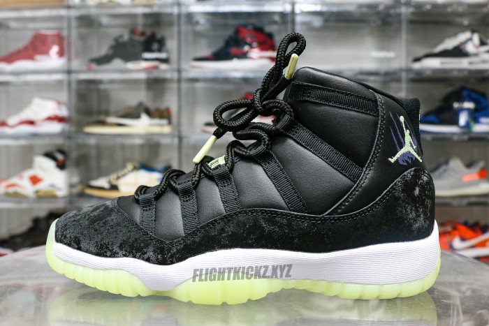 Air Jordan 11 Retro Black Barely Volt GS 2025 A1）