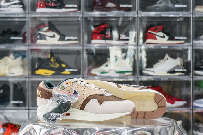 Nike Air Max 1 '87 Premium University of Oregon PE (2024)