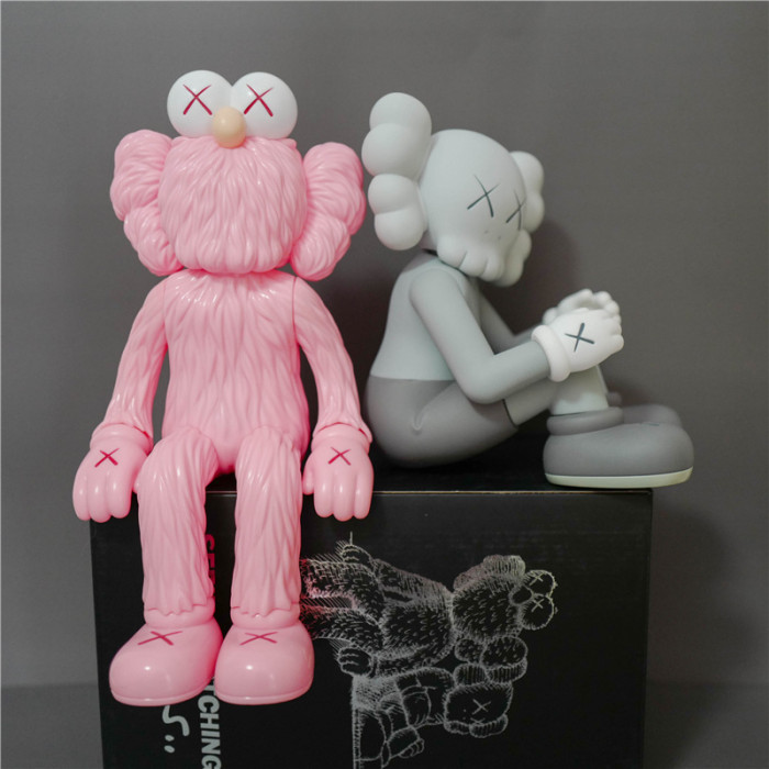 Kaws BFF Seated Fan Art Toy 25cm