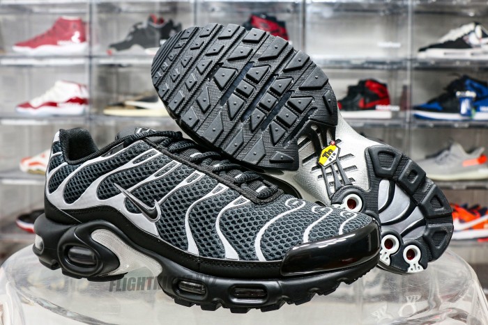 Air Max Plus Premium Black Metallic Silver