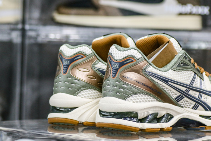Gel Kayano 14 Vanilla Tarmac 2022
