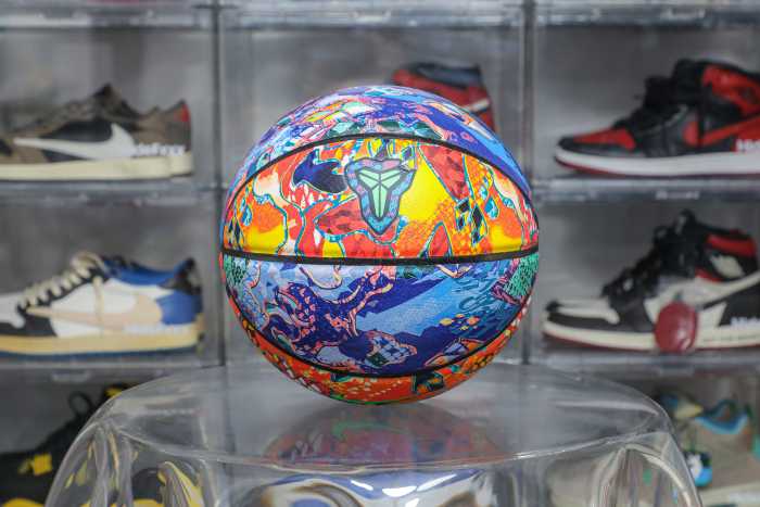 Nike “What The” Kobe Basketball (Without box)