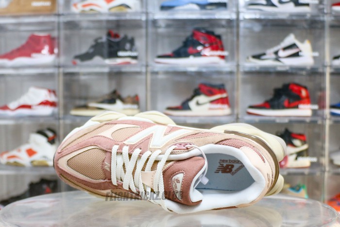 New Balance 9060 Sparrow Flat Taupe