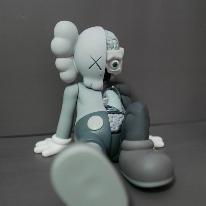 KAWS – Companion Resting Place Originalfake X Medicom X Nex 23cm